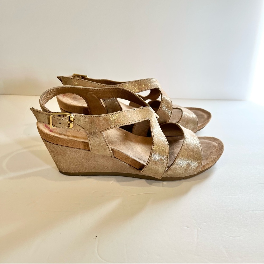 Comfortiva vandy metallic wedge comfort sandal sz 9w